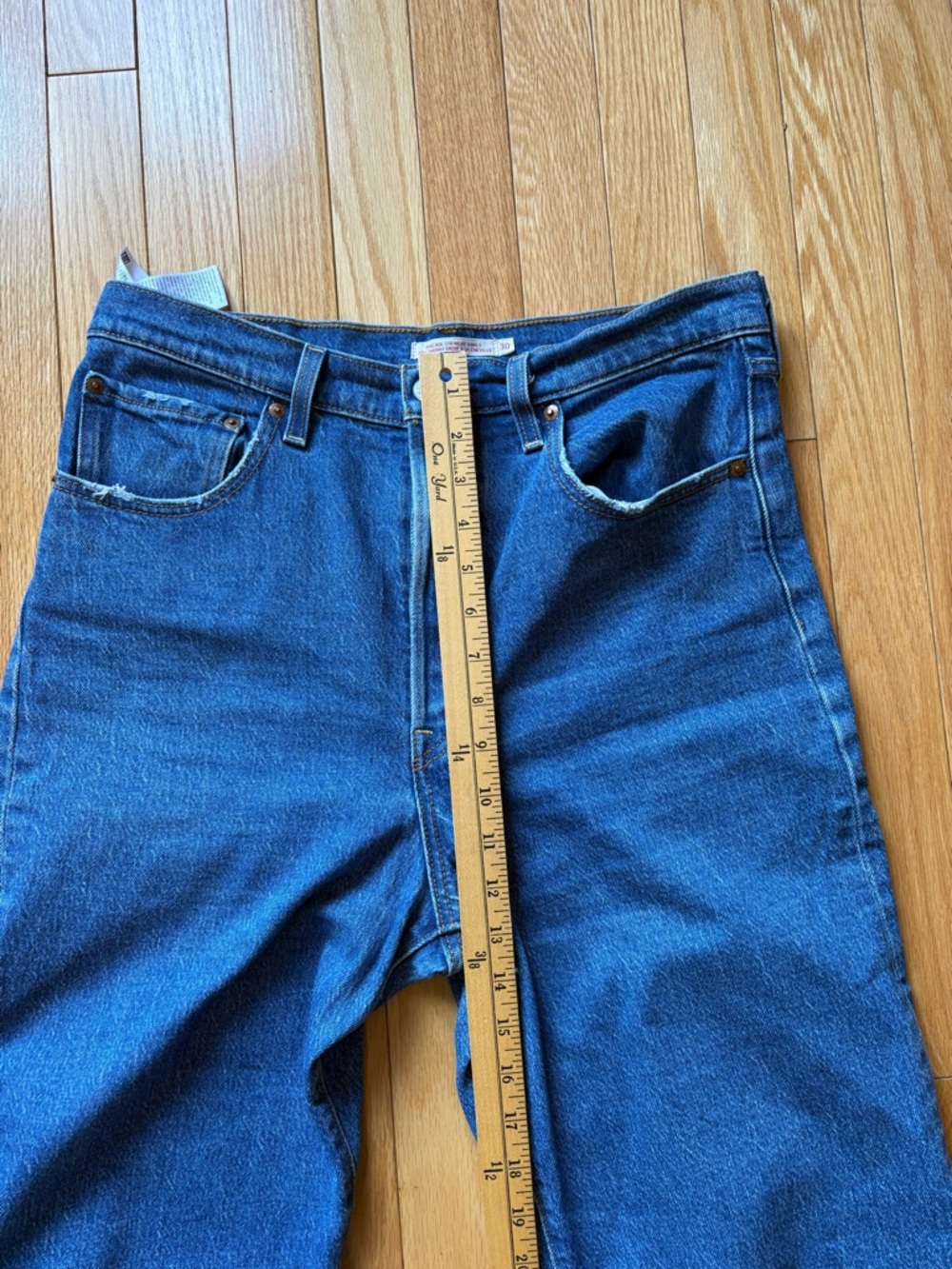 Levi's High-Rise Ribcage Straight Leg Ankle Jeans in Indigo Blue - Picture 8 of 12